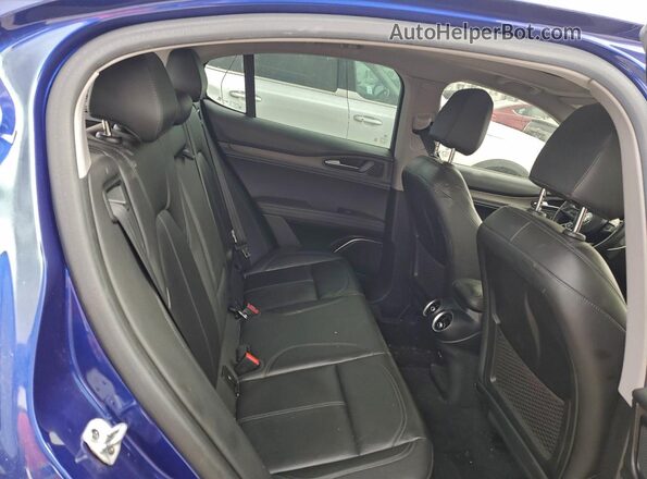ZASPAKBN3L7C92617 2020 ALFA ROMEO STELVIO Blue Widok wnętrza z tyłu