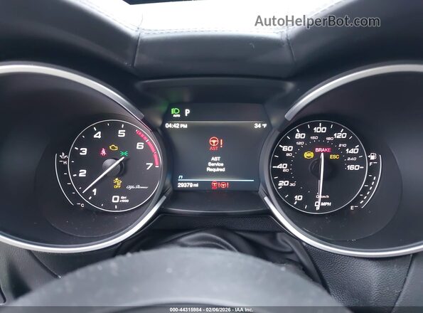 ZASPAKBN3P7D58394 2023 ALFA ROMEO STELVIO Gray Вид задніх сидінь