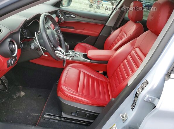 ZASPAKBN6L7C85337 2020 ALFA ROMEO STELVIO Белый Вид салона спереди