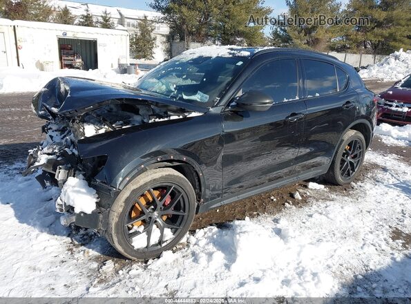 ZASPAKBN8K7C59949 2019 ALFA ROMEO STELVIO Black წინა მარცხენა ხედი სამი მეოთხედიდან