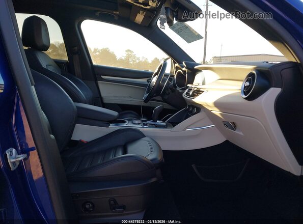 ZASPAKBN9M7D02259 2021 ALFA ROMEO STELVIO Blue Vista interior delantera