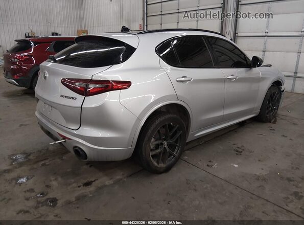 ZASPAKBNXM7D18339 2021 ALFA ROMEO STELVIO Silver Trasero derecho