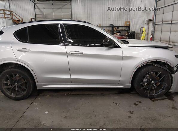 ZASPAKBNXM7D18339 2021 ALFA ROMEO STELVIO Silver Vista interior de 360 grados