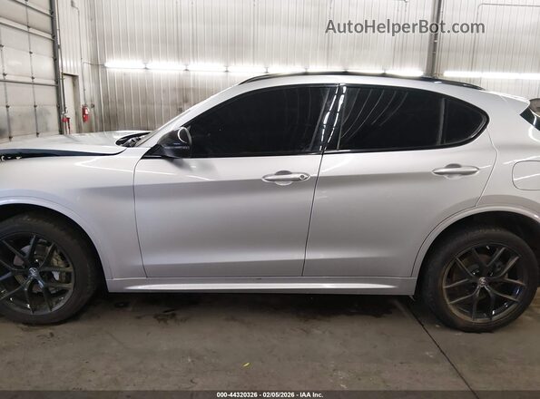 ZASPAKBNXM7D18339 2021 ALFA ROMEO STELVIO Silver 