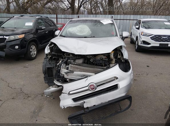 ZFBCFXAB6JP714022 2018 FIAT 500X Silver Widok wnętrza z tyłu