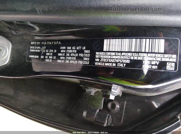 ZFBCFXAB7HP579580 2017 FIAT 500X Black Vista del compartimento del motor