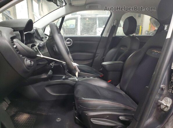 ZFBCFXCB2JP685731 2018 FIAT 500X Gray Front interior view