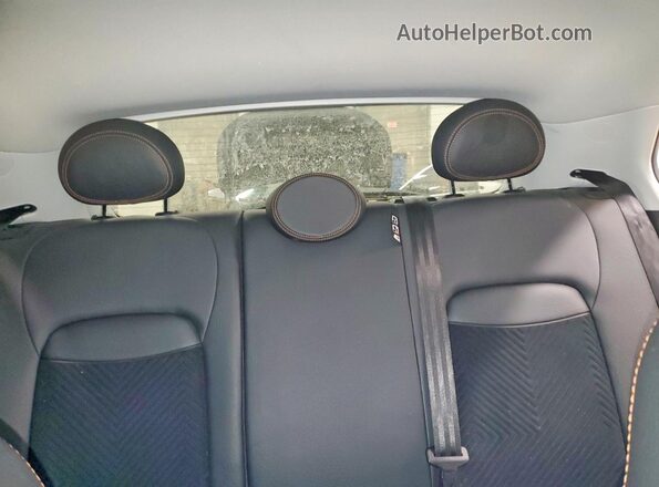 ZFBCFXCB2JP685731 2018 FIAT 500X Gray Rear seats view