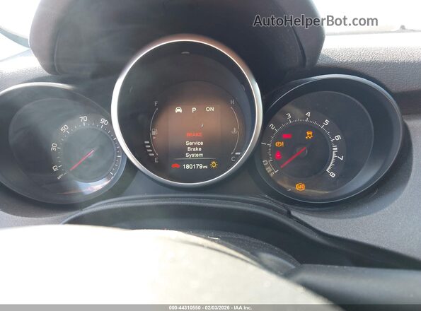 ZFBCFXCB9HP589766 2017 FIAT 500X Orange Vista de los asientos traseros