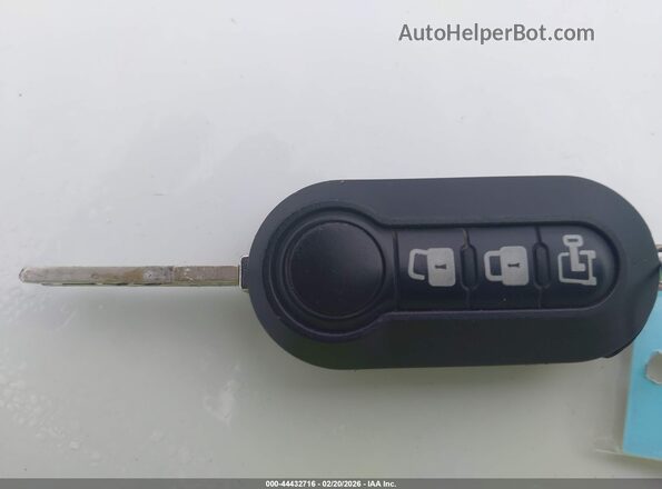 ZFBERFABXH6F46513 2017 RAM PROMASTER CITY White Dashboard view