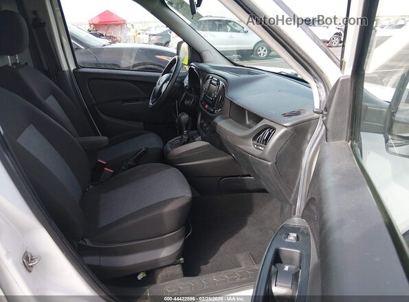 ZFBERFAT3G6C42561 2016 RAM PROMASTER CITY White Սալոնի դիմացի տեսք