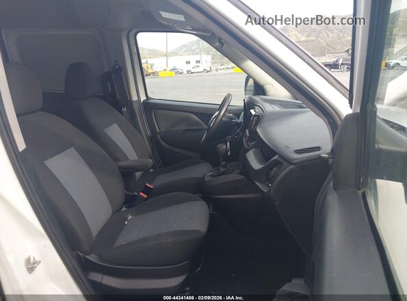 ZFBERFAT7G6B84955 2016 RAM PROMASTER CITY White Вид салону спереду
