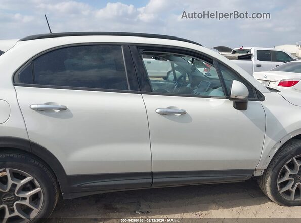ZFBNFYB1XKP771877 2019 FIAT 500X White Vista interior de 360 grados