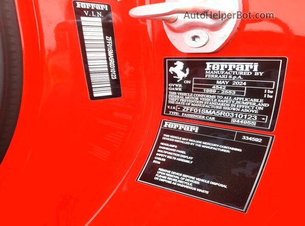 ZFF01SMA5R0310123 2024 FERRARI 296 Red Engine compartment view
