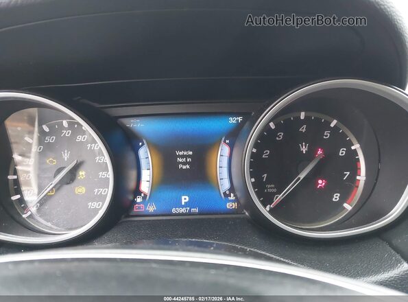 ZN661XUAXHX213980 2017 MASERATI LEVANTE White Հետևի նստատեղերի տեսք