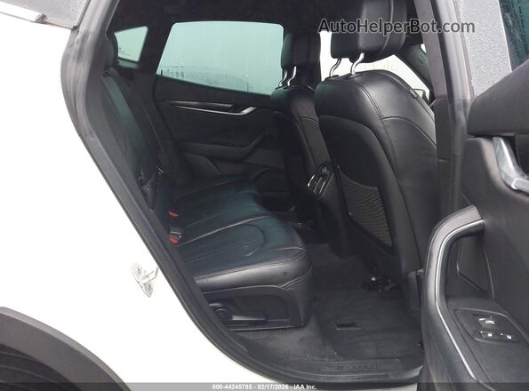 ZN661XUAXHX213980 2017 MASERATI LEVANTE White VIN կոդի պիտակի տեսք