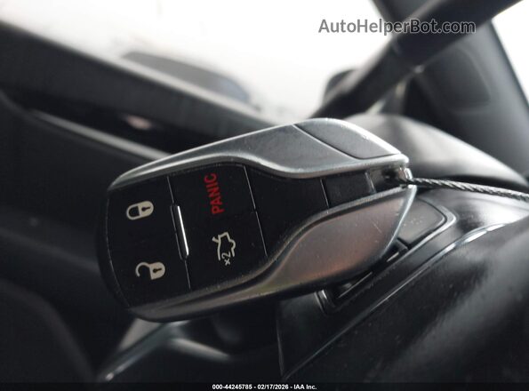 ZN661XUAXHX213980 2017 MASERATI LEVANTE White Առջևի վահանակի տեսք