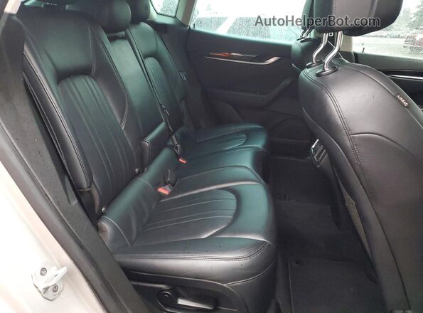 ZN661XUAXJX289432 2018 MASERATI LEVANTE Tan 