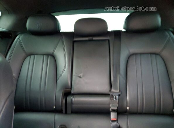 ZN661XUS6HX234320 2017 MASERATI LEVANTE Brown Rear seats view