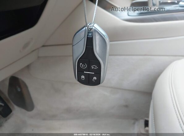 ZN661YUL6KX319793 2019 MASERATI LEVANTE White Вид панелі приладів