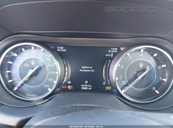 ZN661XUM7RX445187 2024 MASERATI LEVANTE Серый 