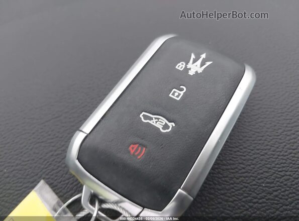 ZN682AVA1P7438465 2023 MASERATI GRECALE Gray Widok deski rozdzielczej