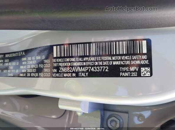 ZN682AVM4P7433772 2023 MASERATI GRECALE Light Blue Widok tylnych siedzeń