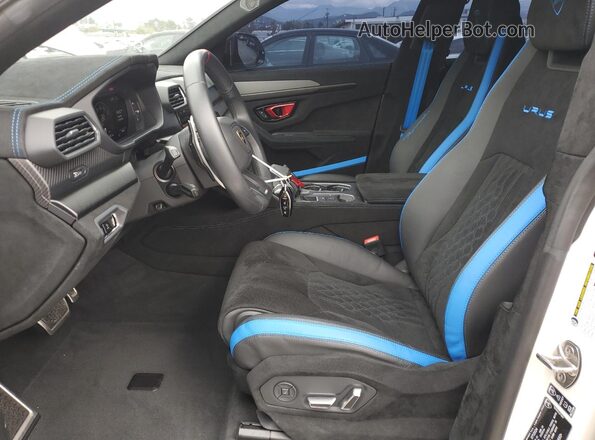 ZPBUC3ZL6RLA33550 2024 LAMBORGHINI URUS Белый Вид салона спереди