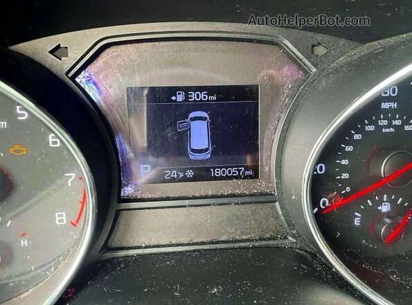 kndma5c10k6539136 2019 KIA SEDONA Gray Widok deski rozdzielczej
