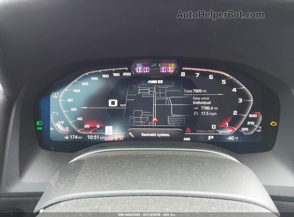 WBSGV0C05SCT69698 2025 BMW M8 Black Widok tylnych siedzeń