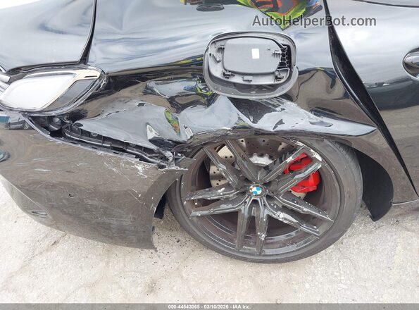WBSGV0C05SCT69698 2025 BMW M8 Black Widok z przodu