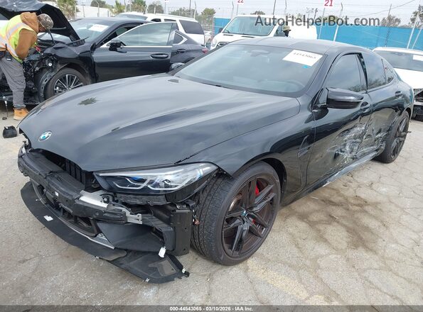 WBSGV0C05SCT69698 2025 BMW M8 Black Przód lewy