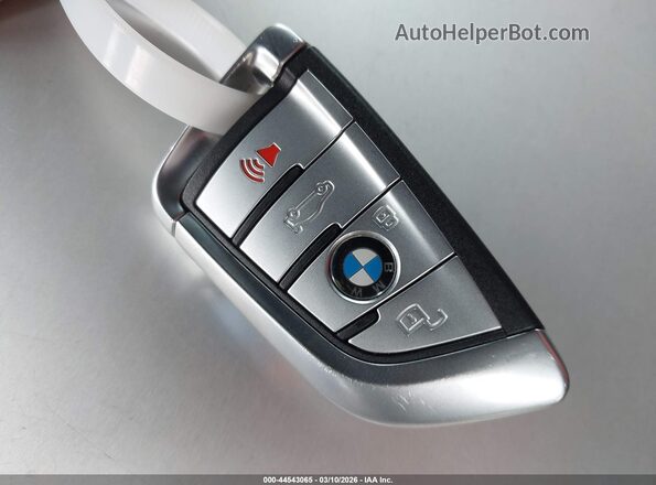 WBSGV0C05SCT69698 2025 BMW M8 Black Widok deski rozdzielczej