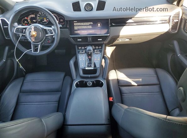 WP1BE2AY8NDA51058 2022 PORSCHE CAYENNE Silver ხელსაწყოთა პანელის ხედი