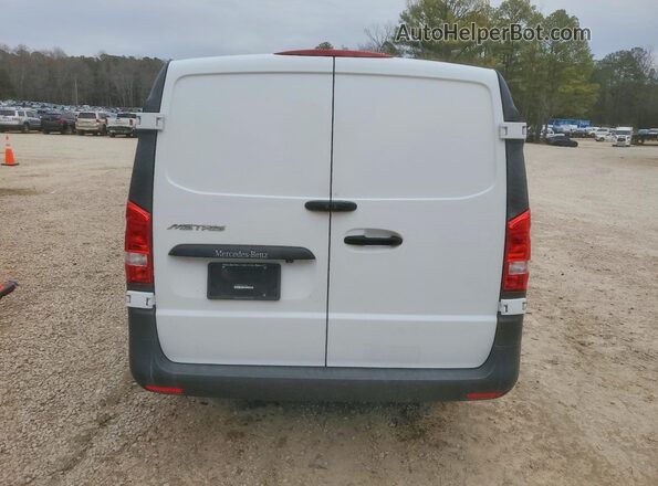 W1YV0CEY8N3964305 2022 MERCEDES-BENZ METRIS White Widok wnętrza z przodu