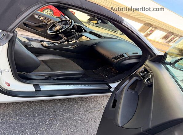 SAJWA6ET1H8K43103 2017 JAGUAR F-TYPE White 