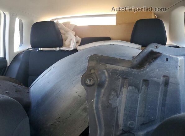 WVGAV7AX3HK054124 2017 VOLKSWAGEN TIGUAN White Vista interior trasera