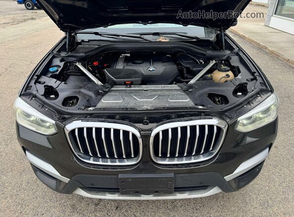 5UXTR9C59JLC75432 2018 BMW X3 Green Widok wnętrza z tyłu