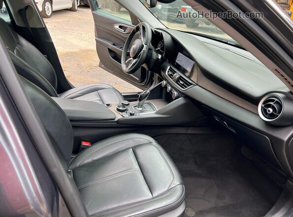 ZARFAEEN9H7544398 2017 ALFA ROMEO GIULIA Gray 