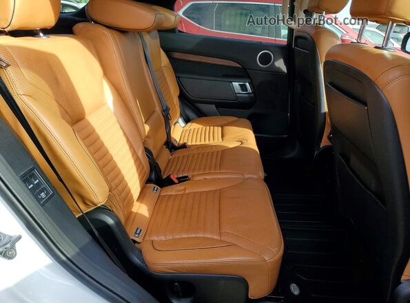 SALRR2RK8JA047746 2018 LAND ROVER DISCOVERY White Engine compartment view