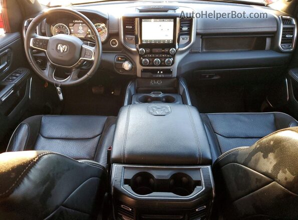 1C6RREJT0RN218580 2024 RAM 1500 Red Vista del salpicadero