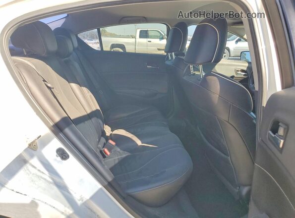 19UDE2F72KA008537 2019 ACURA ILX White Widok tylnych siedzeń