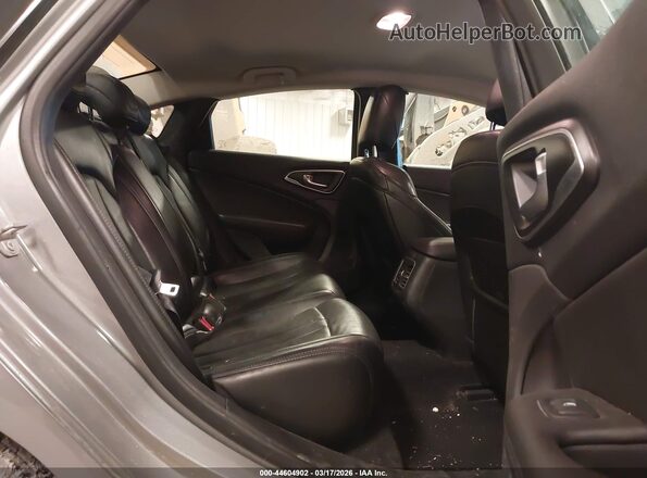 1C3CCCAB0HN510986 2017 CHRYSLER 200 Silver VIN კოდის სტიკერის ხედი