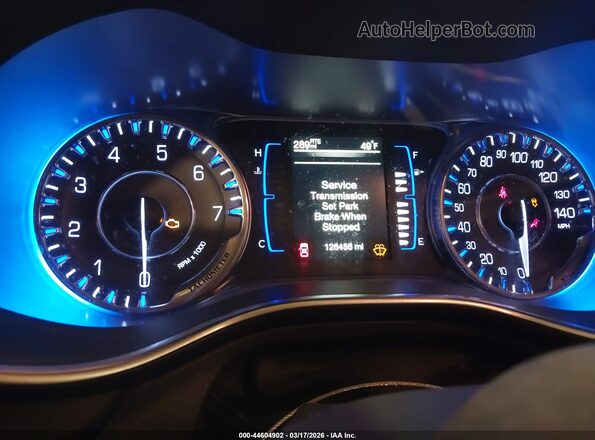 1C3CCCAB0HN510986 2017 CHRYSLER 200 Silver უკანა სავარძლების ხედი