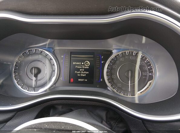 1C3CCCFBXHN501317 2017 CHRYSLER 200 White Vista de los asientos traseros
