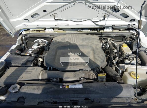 1C4BJWDG6GL309948 2016 JEEP WRANGLER UNLIMITED White Rear view