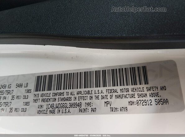 1C4BJWDG6GL309948 2016 JEEP WRANGLER UNLIMITED White Engine compartment view