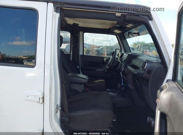 1C4BJWDG9GL133168 2016 JEEP WRANGLER UNLIMITED White Սալոնի դիմացի տեսք