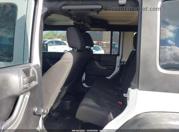 1C4BJWDG9GL133168 2016 JEEP WRANGLER UNLIMITED White VIN կոդի պիտակի տեսք