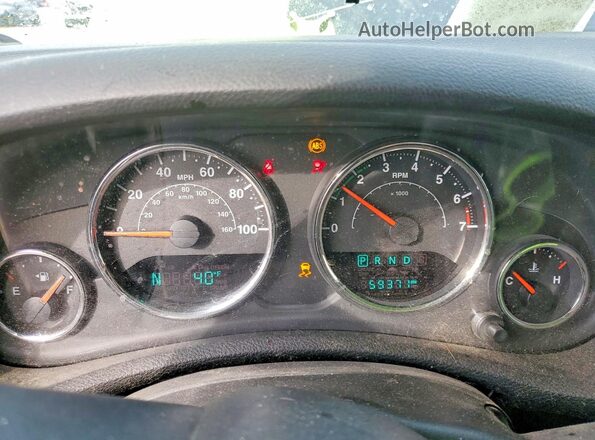 1C4BJWDG9HL505870 2017 JEEP WRANGLER Зеленый Вид щитка приборов